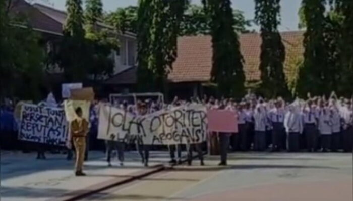 Buntut Dari Aksi Siswa dan Guru, Kepsek SMAN 17 Dimutasi