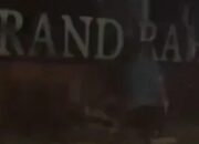 Viral Aksi Perundungan 2 Pemuda Depan Masjid di Makassar