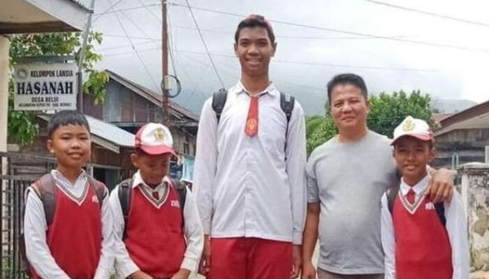 Asli, Bukan Editan! Sagil Siswa SD Tertinggi di Dunia