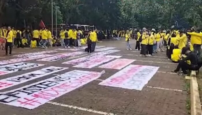 Ribuan Mahasiswa Serukan Aksi, Jokowi Diminta Diadili atas Dugaan KKN