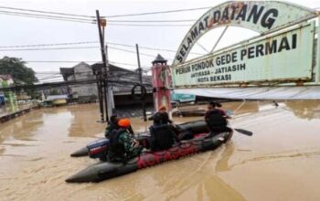 Bencana Banjir Bandang, Apa Kata Penyair Ketika Bersyair di Atas Permukaan Air