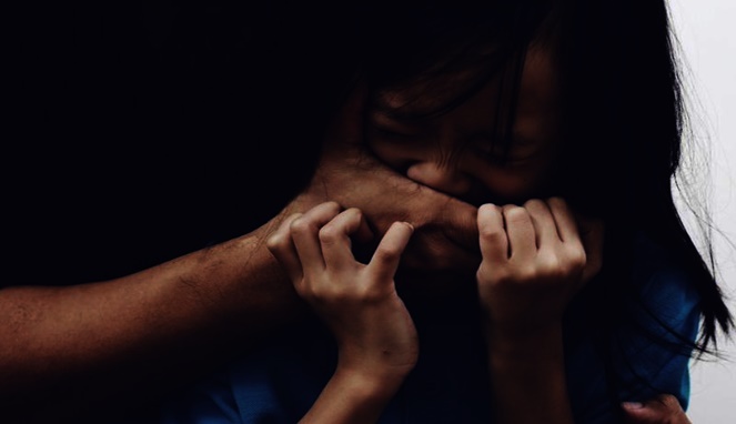 Diiming-imingi Baju Baru dan Beras, Gadis Cilik di Makassar Diperkosa Pria Tak Dikenal