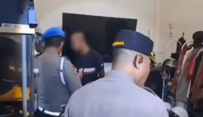 Oknum Polisi Botak di Gowa Diciduk Istri Sah, Ketahuan Zina dengan Istri Orang