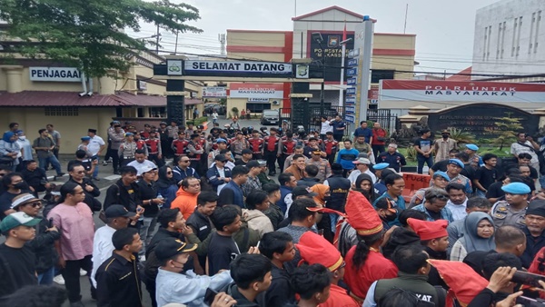 Ratusan Pengacara Nyatakan Sikap, Tuntut Copot Kasat Reskrim Makassar