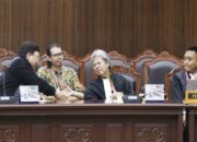 MK Pangkas Taring Pasal Karet UU ITE, Kritik Kini Tak Mudah Dipidana