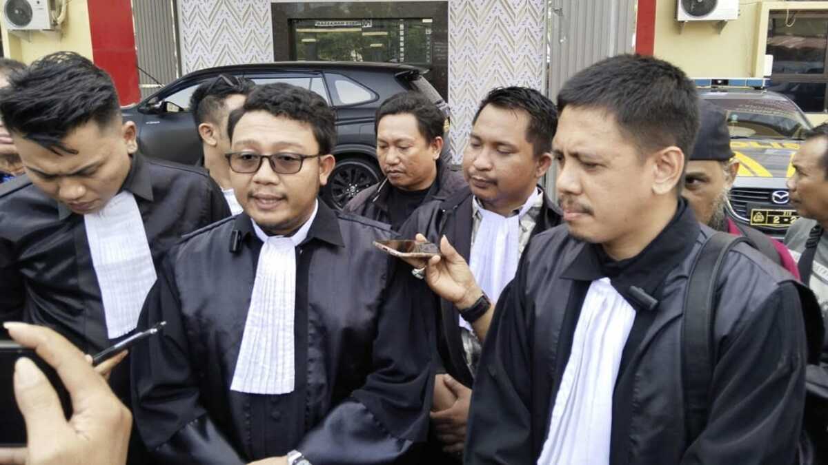 Tak Terima Rekannya Dilaporkan, Ratusan Advokat Bersatu Bela Wawan Nur Rewa