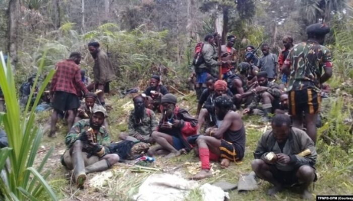 KKB Ancam Pendatang Wamena dan Bupati Jayawijaya: Mundur atau Tanggung Nyawa