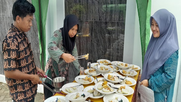 Kue Tradisional dan Qunut Nazilah Iringi Solidaritas Palestina di Ashabul Jannah