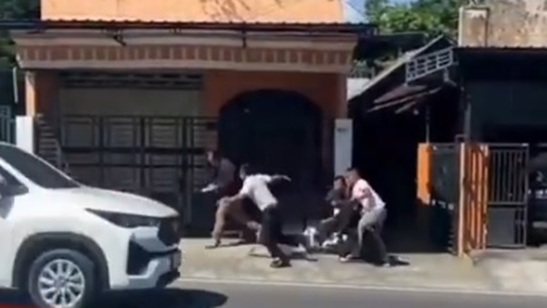 Spanduk Kritik Gibran Disita, Tiga Mahasiswa Blitar Ditangkap Paspampres