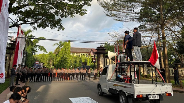 Parkir Liar Kadis BPBD Maros Diduga Jadi Biang Kerok, Oknum Polisi Dilaporkan ke Propam