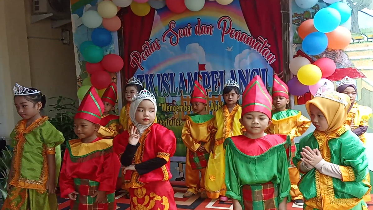 Pentas Seni dan Penamatan TK Islam Pelangi Borong Makassar Sukses Tampil Meriah di Sekolah