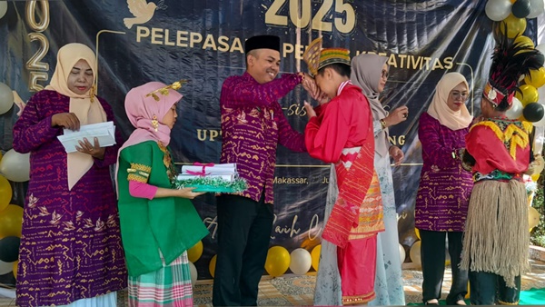 Tangis Haru dan Tawa Ceria Iringi Perpisahan Kelas 6 SD Negeri Borong Makassar