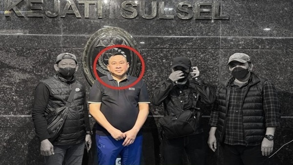 Bersembunyi di Makassar, Buronan Proyek Irigasi Rp10 Miliar Haji Nasri Ditangkap