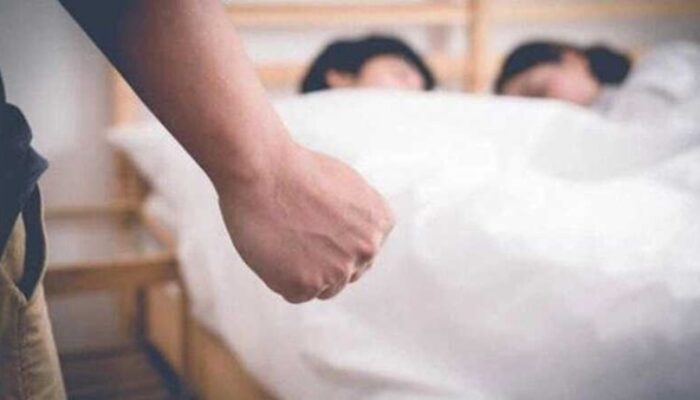 Ngaku Tugas Negara, Ternyata Oknum Dokter Gigi Lagi Tugas “Kelamin” dengan Brondong