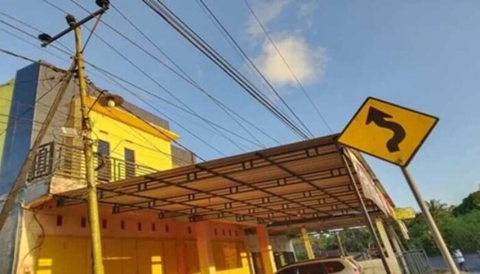 Dikepung Kabel Telanjang, Warga Balantieng Bulukumba Hidup dalam Ancaman Listrik