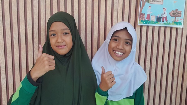 Dua Srikandi Cilik SD Negeri Borong Makassar Bersinar di Dunia Bulu Tangkis