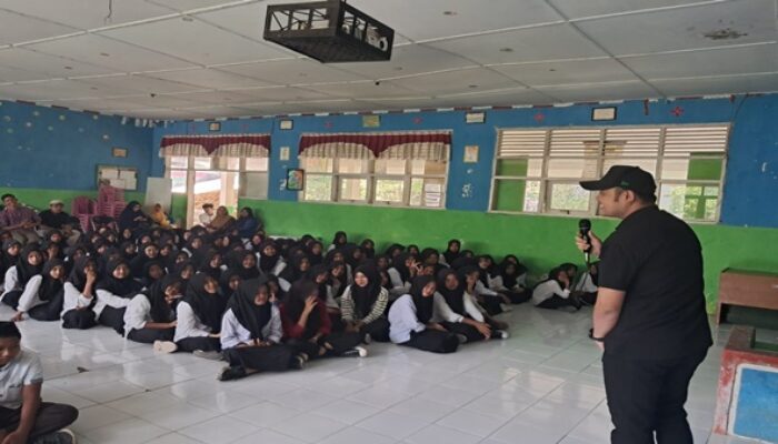 Densus 88 Polda Sulsel Berikan Motivasi dan Inspirasi Pelajar melalui Program IRET