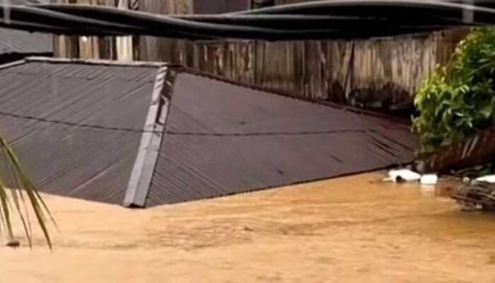Banjir Setinggi Atap Rumah Rendam Tolitoli, Warga Dievakuasi Tim Gabungan