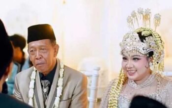 Jomblo Nangis, Kakek 74 Tahun Nikahi Gadis Pacitan dengan Mahar Rp 3 Miliar