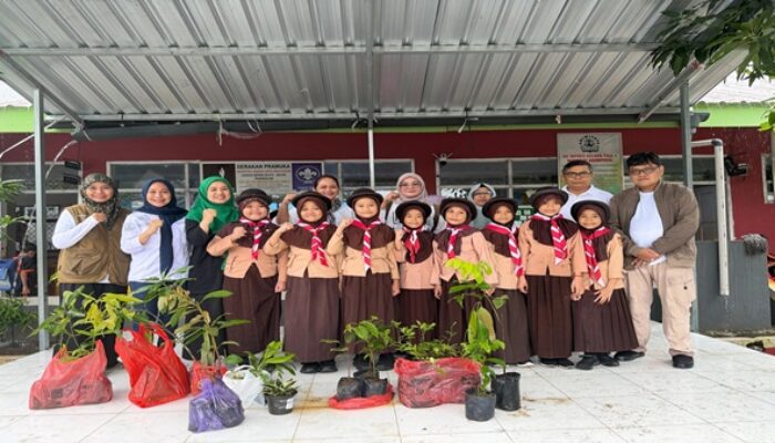 SD Inpres Kelapa Tiga 1 Makassar Gelar Edukasi Lingkungan Bersama Sejumlah Dosen