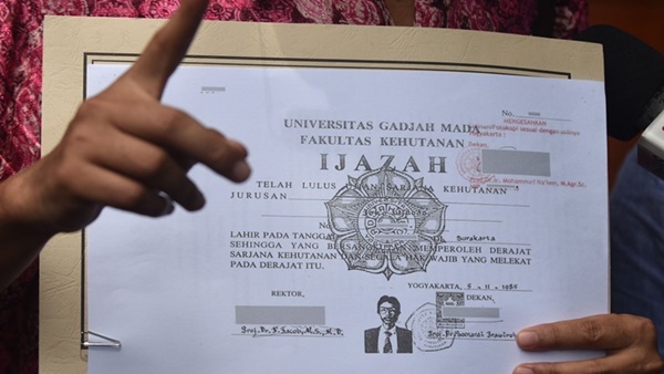 Babak Baru Sengketa Ijazah, Salinan Jokowi Dibuka Tanpa Sensor ke Pubik