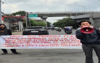 Aksi demonstrasi Front Aksi Progresif (FAP) di depan Kantor Kejati Sulsel, mendesak pengusutan dugaan penyimpangan dana hibah pembangunan Masjid Rachita di Kabupaten Takalar.