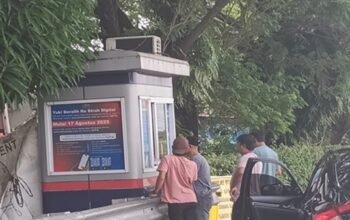 Layanan pengisian saldo kartu elektronik (e-money) di ruas Tol Makassar yang dikeluhkan pengguna jalan.