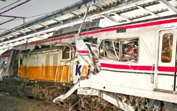 Kecelakaan Kereta di Bekasi Timur Tewaskan 7 Orang, Awal Mula dari Taksi Terobos Rel