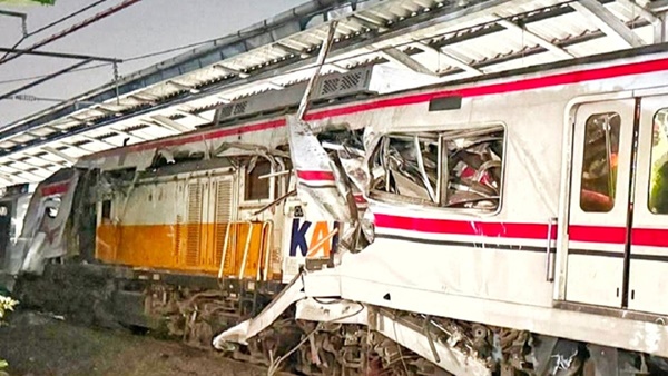 Kecelakaan Kereta di Bekasi Timur Tewaskan 7 Orang, Awal Mula dari Taksi Terobos Rel
