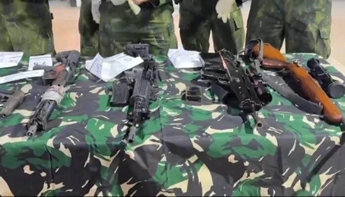 TNI Tembak Mati 3 Anggota OPM Jelang HUT RI, 8 Senjata Api Diamankan
