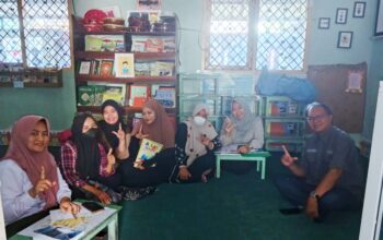 Suasana rapat Bunda Pustaka SD Negeri Borong Makassar dalam mematangkan konsep PELITA (Pekan Literasi SDN Borong Makassar) dan rencana audiensi dengan Bunda Literasi Kota Makassar, Hj. Melinda Aksa, Rabu (2/9/2026).