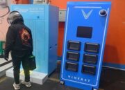Stasiun penukaran baterai (Battery Swap Station/BSS) untuk motor listrik VinFast. Keberadaan fasilitas ini dikeluhkan konsumen di Gowa dan Maros karena sulit ditemukan, tidak sesuai dengan informasi pemasaran saat pembelian.
