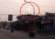 Kabut Asap Karhutla “Kepung” Makassar, Racun PM2.5 Ancam Kesehatan Warga