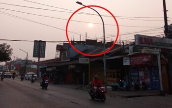 Kabut Asap Karhutla “Kepung” Makassar, Racun PM2.5 Ancam Kesehatan Warga