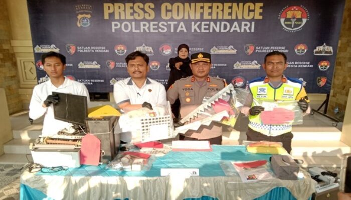 Modal Photoshop, Tiga Pemalsu STNK dan SIM di Kendari Dibekuk Polisi