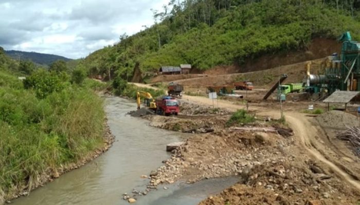 Proyek Jalan Rp46 M di Lutra Diduga Pakai Material Ilegal, PPK dan DPRD Bungkam
